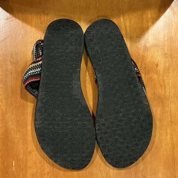 Sanuk Black Sandals with Multicolor Striped Straps - Picture 3 of 4